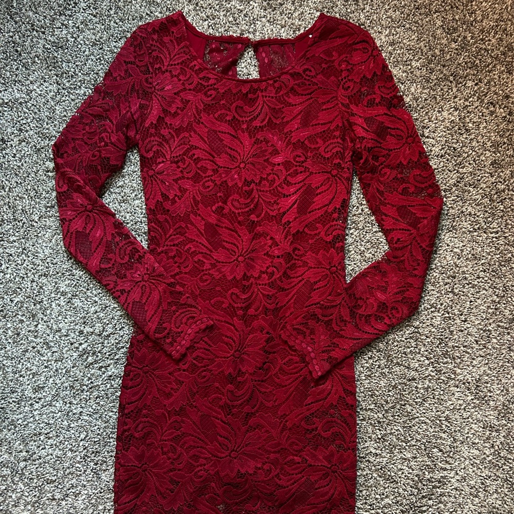 Windsor Size Small Red Lace Dress